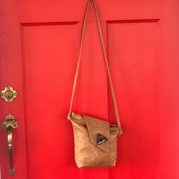 Tom Thomas tan leather embossed asymmetrical crossbody purse - Picture 11 of 15